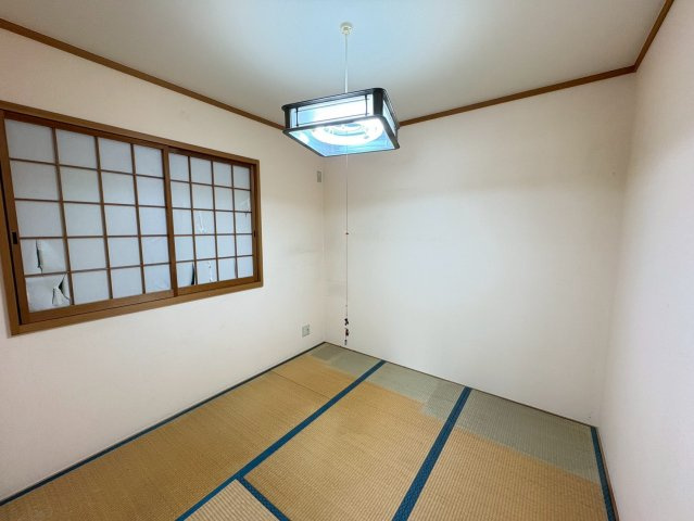 須磨区川上町１丁目　中古戸建ての和室|落ち着いた雰囲気の和室付きです