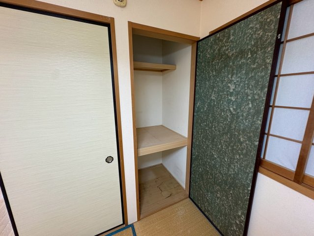 須磨区川上町１丁目　中古戸建ての収納|小物を収納するのに便利です