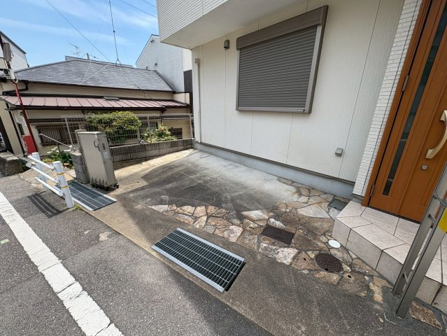 須磨区川上町１丁目　中古戸建ての駐車場|駐車場です