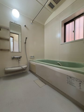 須磨区川上町１丁目　中古戸建ての浴室|ゆったり過ごせるお風呂です