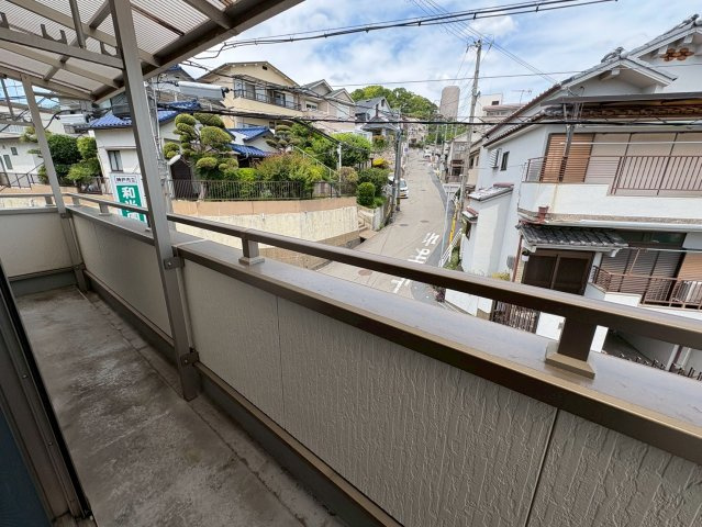 須磨区川上町１丁目　中古戸建てのバルコニー|お洗濯にも便利なバルコニー付き