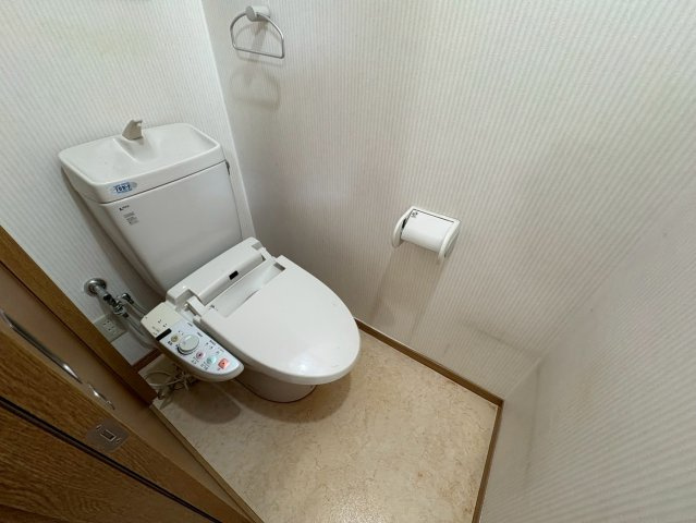 須磨区川上町１丁目　中古戸建てのトイレ|トイレもきれいです