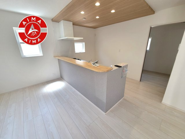 大野城市南ケ丘1丁目第6-2棟（2号棟）　のダイニング|キッチンから立ち込める香りが今日の料理を期待させます。