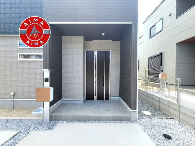 大野城市南ケ丘1丁目第6-2棟（2号棟）　の玄関|おでかけの時も帰った時も、「我が家」を最初に感じでもらえる素敵な空間に。