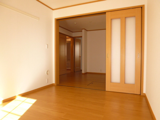 倉敷市茶屋町のアパートの居間・リビング
