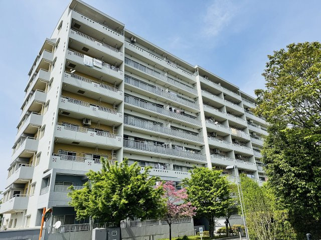 蓮生寺公園通り三番街６号棟