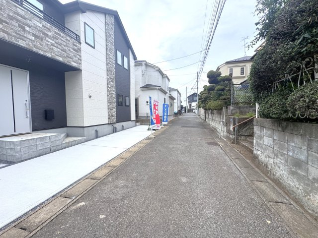 柏市増尾８丁目新築戸建（増尾２期）の前面道路含む現地写真|北側前面道路