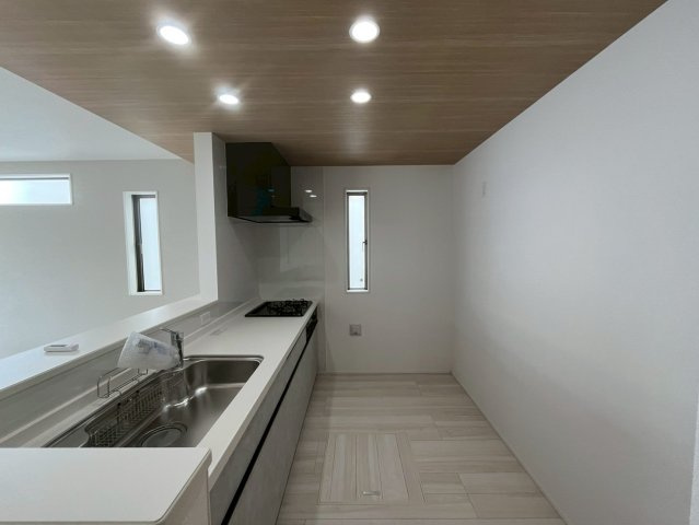 宜野湾市野嵩 新築戸建て 2号棟のキッチン