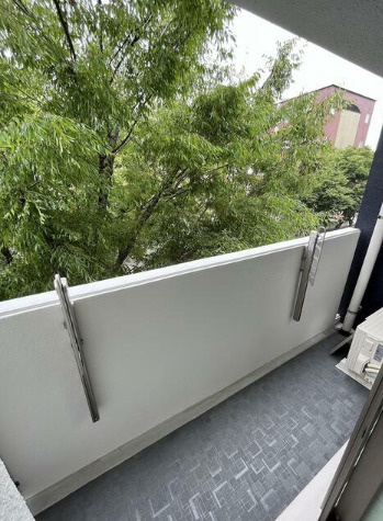 熊本市中央区新大江１丁目の賃貸マンションのバルコニー