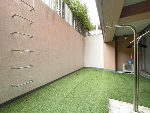 クレッセント青葉台の丘の庭