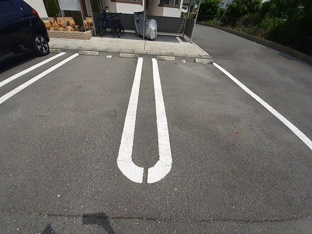 イル　パラッツオ　アミダⅡの駐車場