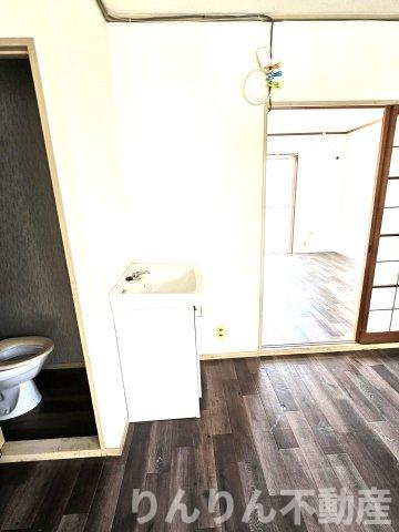 【独立洗面台】 | 西川アパート | 朝の支度にも助かる、独立の洗髪洗面化粧台