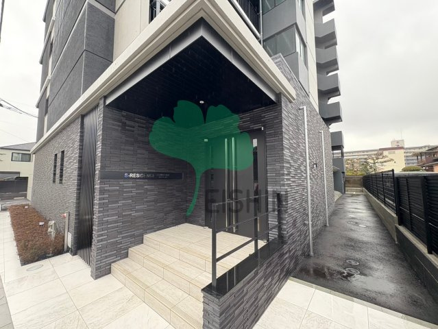 S-RESIDENCE半道橋achieveのエントランス