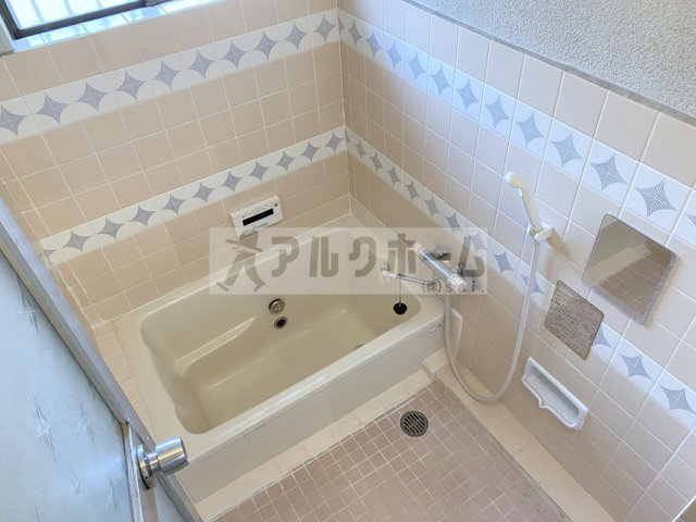川北3丁目5DK戸建ての浴室