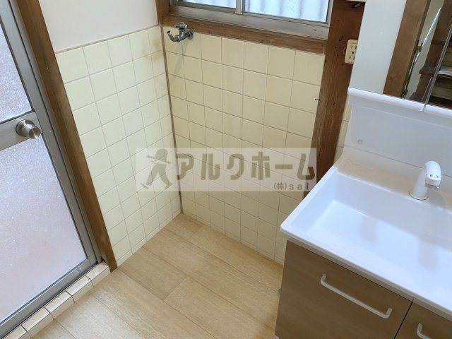 川北3丁目5DK戸建ての洗面所