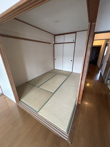 崇徳院ハイツ　Ｓ棟の和室|落ち着いた雰囲気の和室付きです