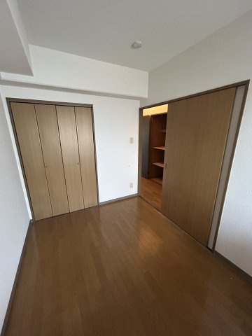 崇徳院ハイツ　Ｓ棟の洋室|個人の部屋や寝室として使える洋室です