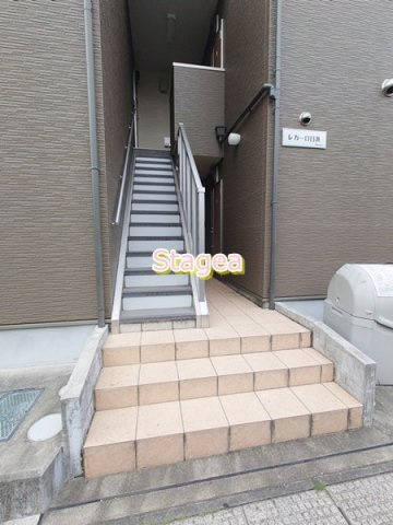 レガーロ日進のエントランス