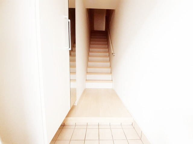 ソラーナＢの玄関