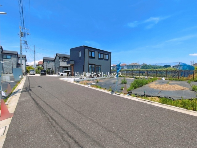 練馬区西大泉4丁目　建築条件なし　新規開発分譲地の前面道路含む現地写真