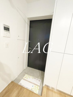 【玄関】 | C_Rooms | 玄関です。