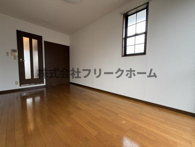 小金井市東町５丁目のアパートの居間・リビング