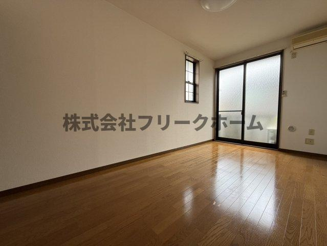 小金井市東町５丁目のアパートの寝室