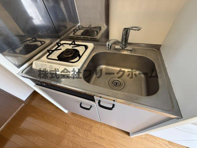 小金井市東町５丁目のアパートのキッチン