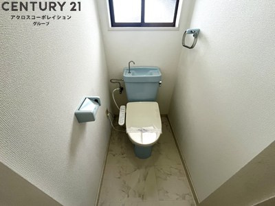トイレ内にも窓あり♪