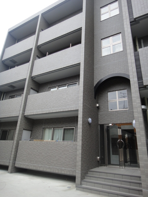 カンフローエンス久地の外観