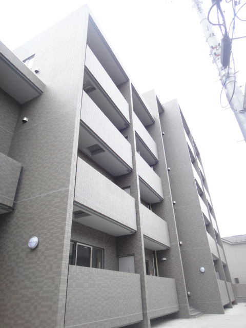 カンフローエンス久地の外観