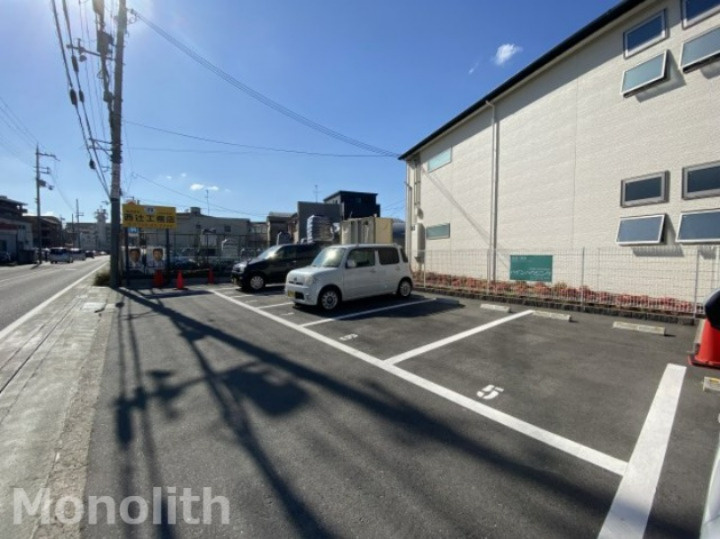 サンビレッジ府中の駐車場
