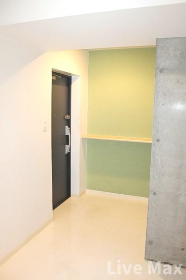【玄関】ルクレ堺筋本町レジデンス