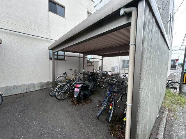 福井市学園3丁目　一棟マンションの駐車場