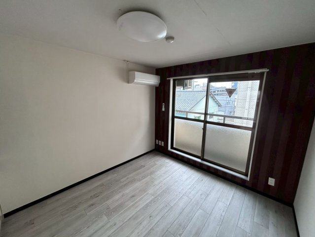 福井市学園3丁目　一棟マンションの洋室