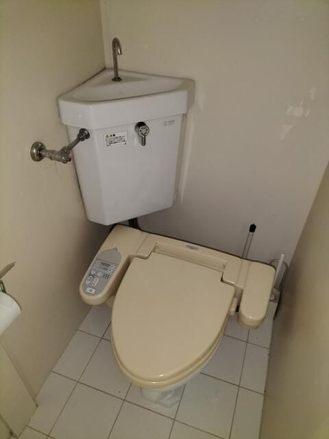 南麻布３丁目戸建のトイレ
