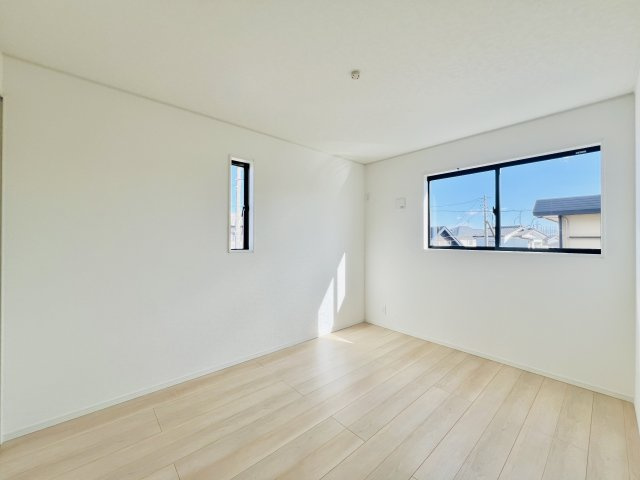前橋市関根町の洋室|WIC付きの6帖洋室は、ゆとりのある空間に♪