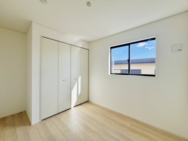 前橋市関根町の洋室|お子様の一人部屋デビューにも最適♪
