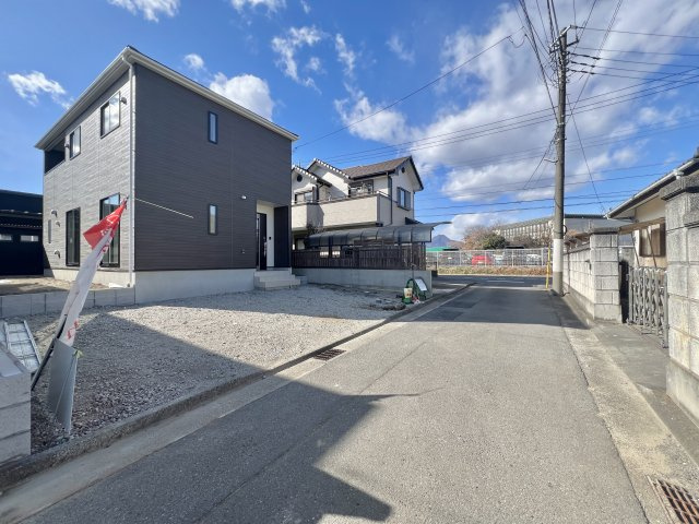 前橋市関根町の前面道路含む現地写真|車の通りも少なく駐車も楽々♪