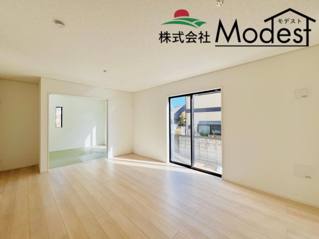 前橋市関根町の居間・リビング|広々16.5帖の、居心地の良いリビング♪