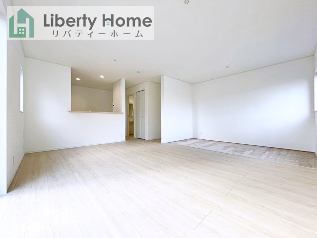 下妻市加養第1　新築戸建の居間・リビング