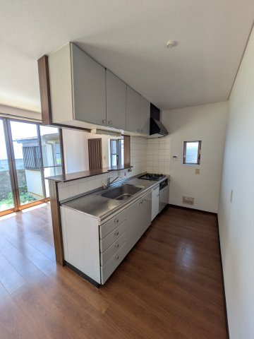 下田町1丁目戸建の居間・リビング
