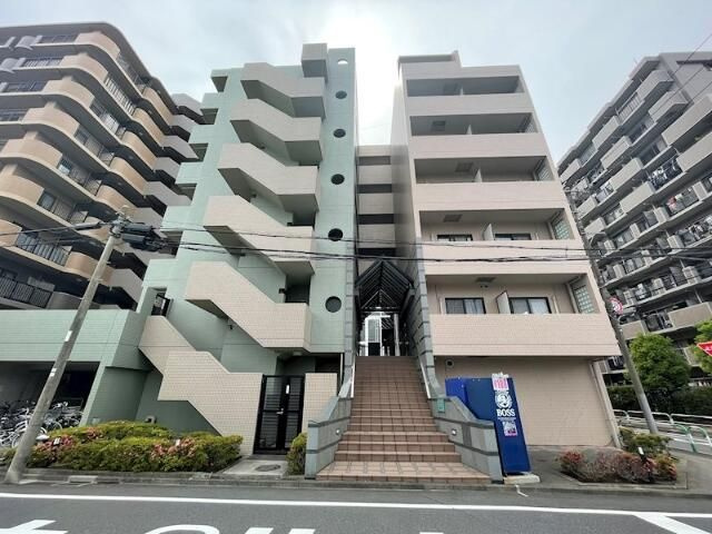 北区赤羽北１丁目の賃貸マンションの外観