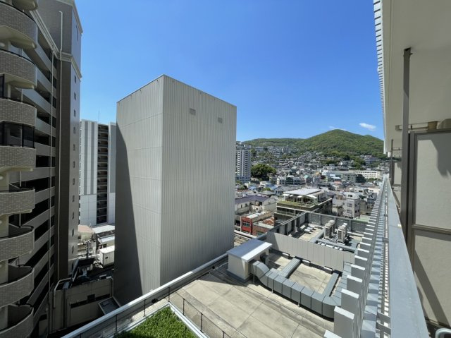 ライオンズタワー新大工町の展望|バルコニーから北西方向への眺望を撮影したものです。
