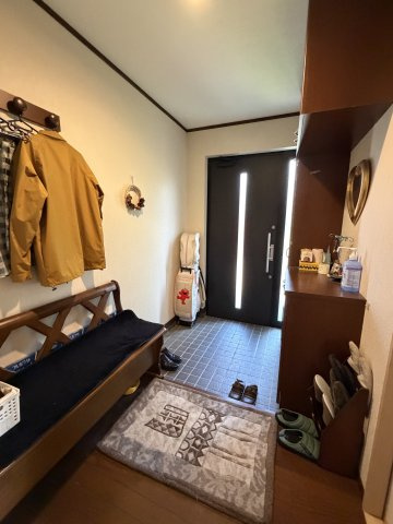 寿白瀬渕　中古住宅の玄関