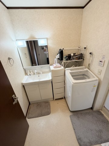 寿白瀬渕　中古住宅の脱衣所