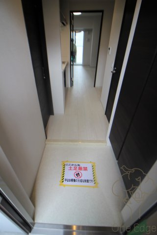 HK Residenceの玄関