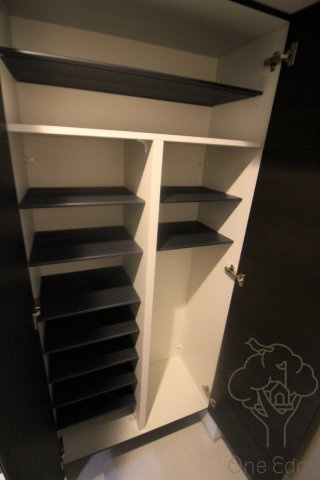 HK Residenceの玄関