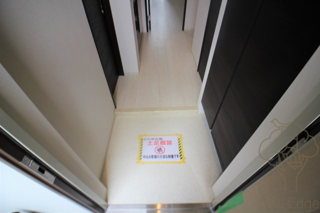 HK Residenceの玄関
