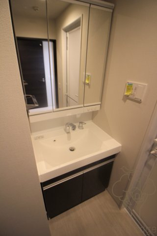 HK Residenceの独立洗面台